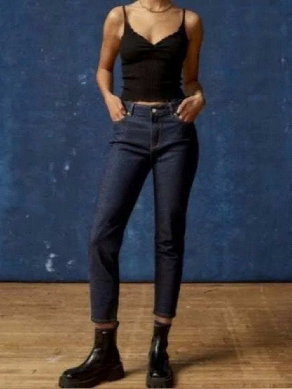 Urban outfitters BDG women’s dark blue mid rise skinny denim jeans size 28